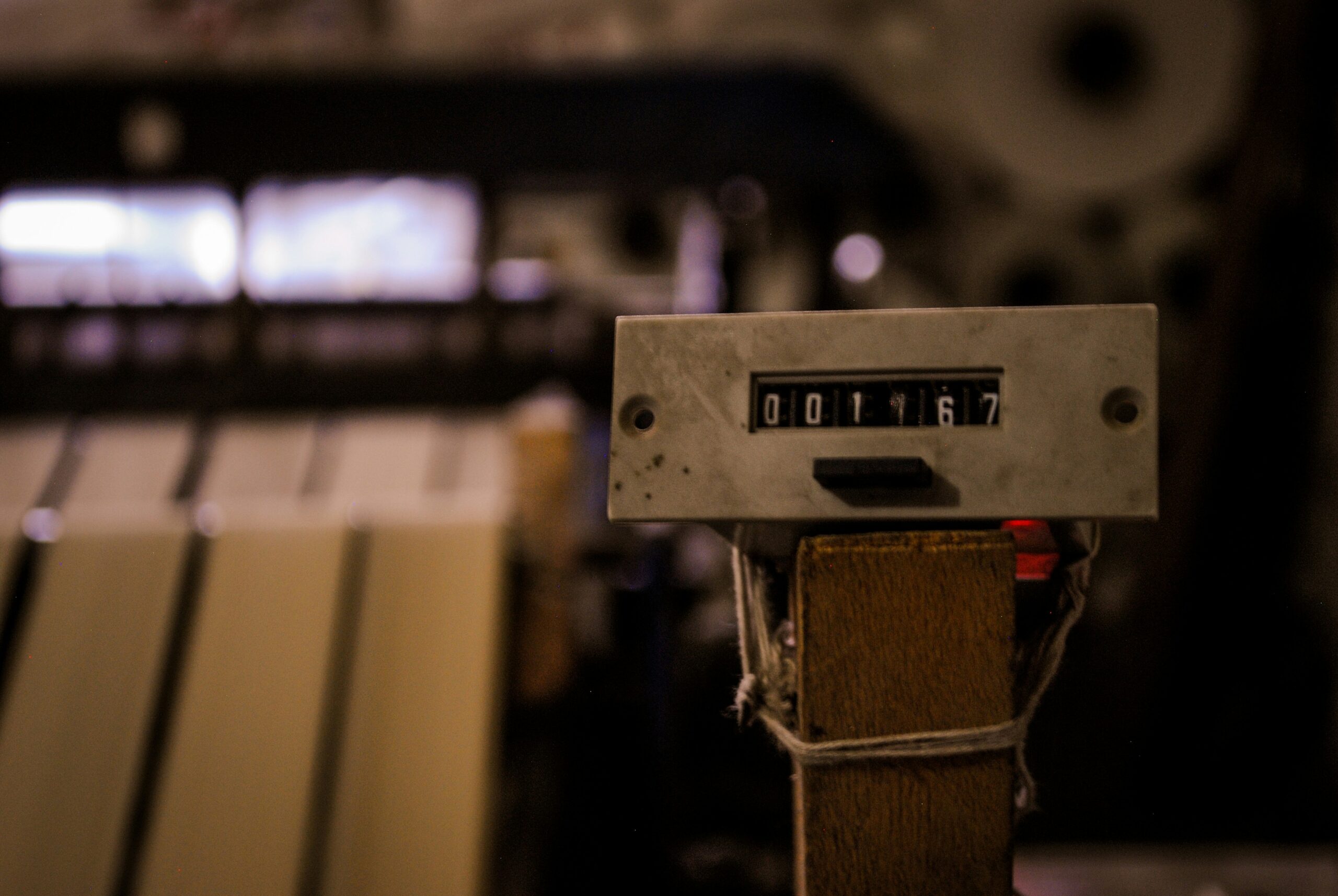 a close up of a machine that is working on a piece of wood